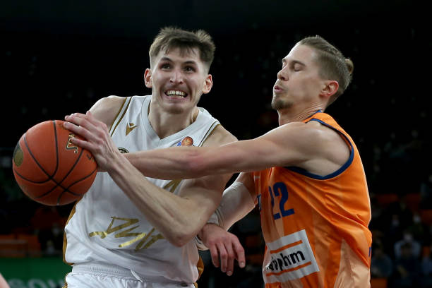 方能在竞技 方能在竞技